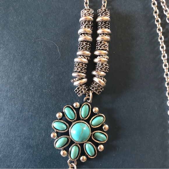 🦋🦋🦋 Faux Turquoise Cross Necklace 🦋🦋🦋 - Picture 4 of 12